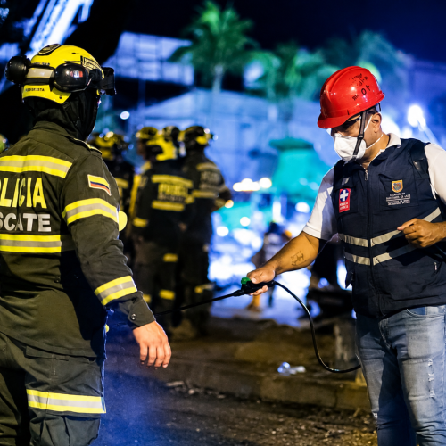 Cali refuerza controles sanitarios en zonas de rescate y escombros