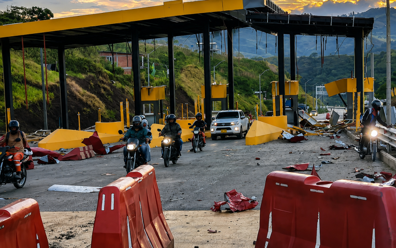 Explosivos destruyen el peaje de Mondomo horas después de la posesión presidencial