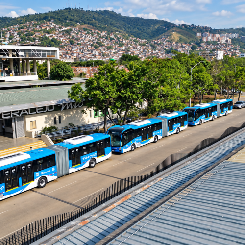 MIO ESTRENA CINCO BUSES ARTICULADOS ELÉCTRICOS EN CALI Y AVANZA HACIA SU PRIMERA FLOTA PÚBLICA
