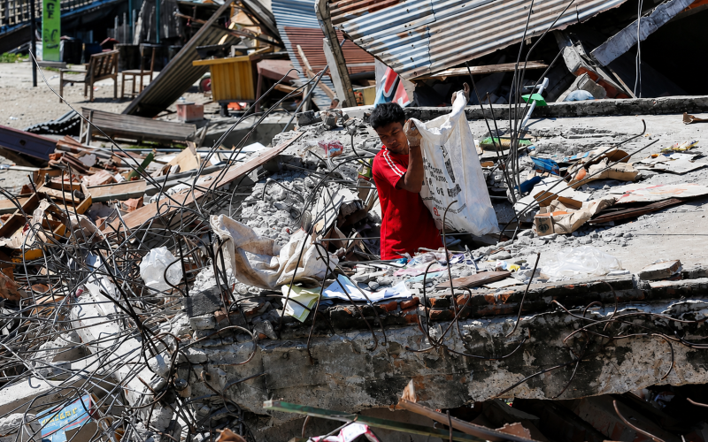 Atención: terremoto de magnitud 7,7 sacude Indonesia