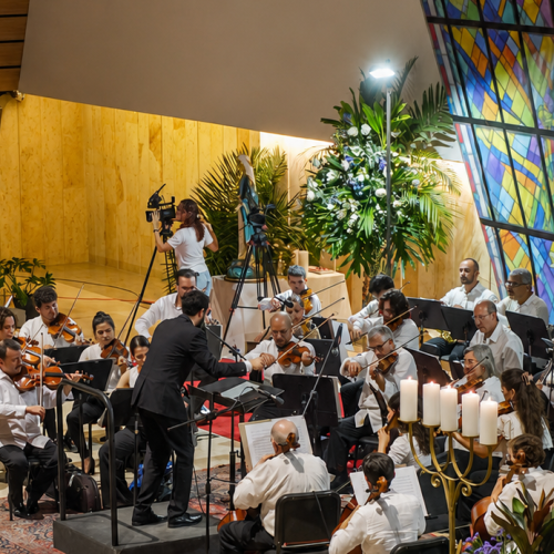 Tras el terremoto, la Orquesta Filarmónica de Cali lleva esperanza a través de la música